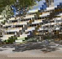 On Palm Cove Beachfront Apartments - Bed n Breakfasts