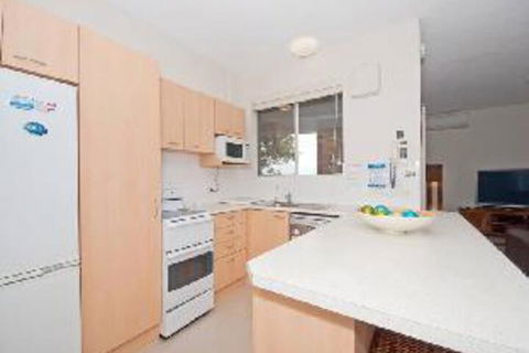 2 Bedroom Apartment Kiah Unit 16 / 53 Victoria Parade - Australia Shopping 4