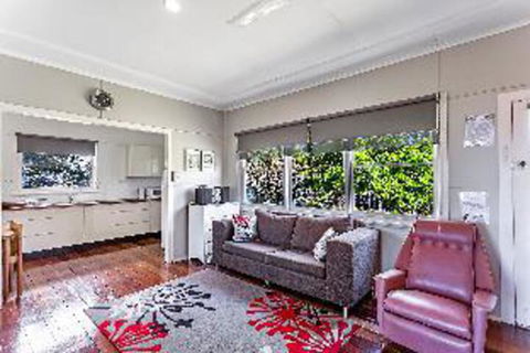 1 Bedroom House Government Road No. 102 PET FRIENDLY - Australia Shopping 1