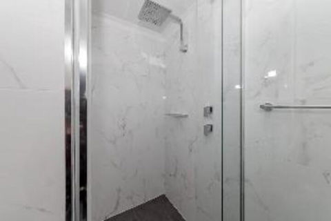 3 Bedroom Apartment Bay Parklands Unit 27 - Australia Shopping 1