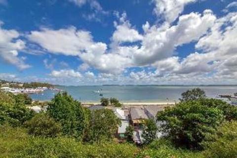 1 Bedroom Apartment Quarterdeck Unit 1 / 12 - Australia Shopping 1