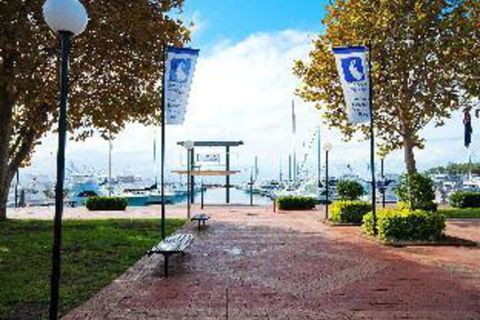 1 Bedroom Apartment Quarterdeck Unit 1 / 12 - Australia Shopping 5