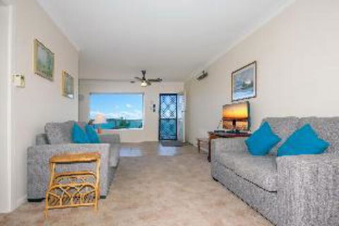 2 Bedroom Apartment Quarterdeck Unit 3 - Australia Shopping 3