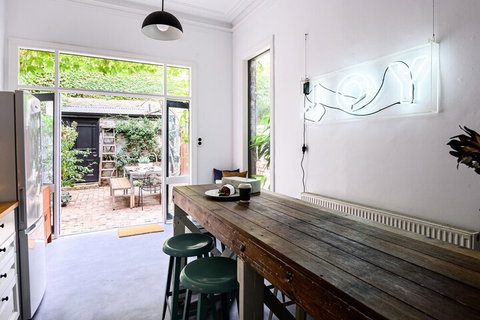 Adderley A Striking 1880s Restored Victorian - Local Tourism 5