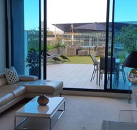 Melbourne Holiday Apartments Flinders Wharf - Accommodation Australia