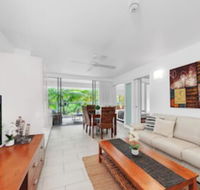 Private Apt at Drift Palm Cove Sleeps 6 - Bed n Breakfasts