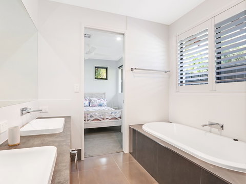 Adelong - Australia Shopping 2