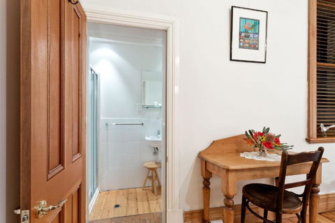 Annies Victorian Terrace Accommodation Fremantle - Accommodation Australia 4