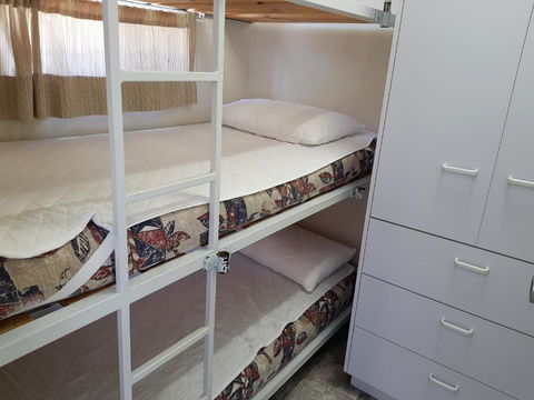 Jacaranda Holiday Park - Accommodation Australia 1