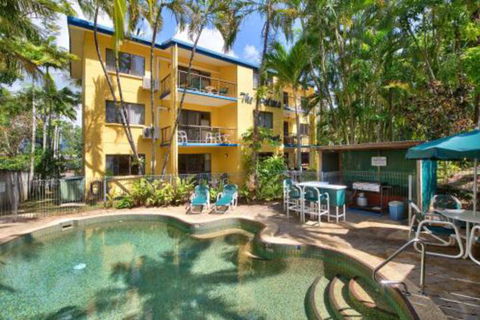 Budget Apartment Trinity Beach - Bed n Breakfasts 5
