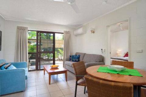 Budget Apartment Trinity Beach - Bed n Breakfasts 4