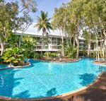 Palm Cove Beach Apartment - Bed n Breakfasts