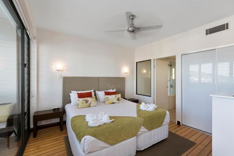 Boathouse Port Of Airlie - Accommodation Australia 4