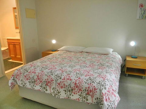 LAKESIDE2 - Accommodation Australia 4