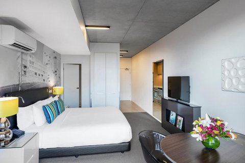 Apartments At 350 William - Local Tourism 1