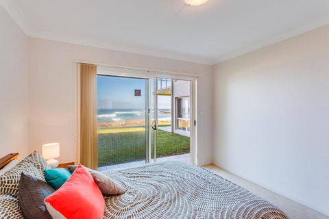 Hear The Waves At Anna Bay! - Local Tourism 2