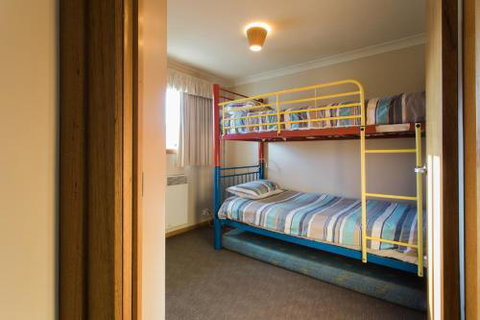 Arthur Riverfront & Sea Lodge Upstream - Australia Shopping 0