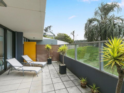 LORNE CHALET APARTMENT 11 Odyssea - Accommodation Australia 5