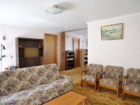 RETRO RETREAT INLET SIDE - Accommodation Australia 1
