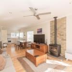 Aspect 1 / 8a Poly Cow Lane - Accommodation Australia 0