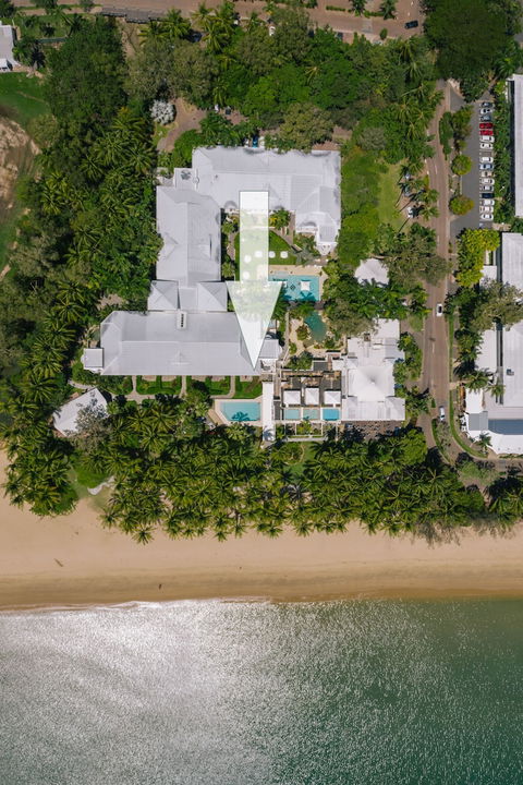 Beachfront Apt In Alamanda Beachfront Resort 25 - Bed n Breakfasts 0