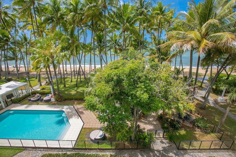 Beachfront Apt In Alamanda Beachfront Resort 25 - Bed n Breakfasts 6