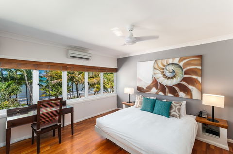 Beachfront Apt In Alamanda Beachfront Resort 25 - Bed n Breakfasts 4
