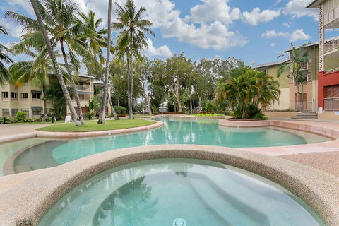 Amphora Laleuca Apartment - Bed n Breakfasts 2