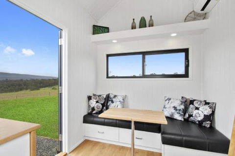 TINY HOME......BIG Views - Accommodation Australia 0