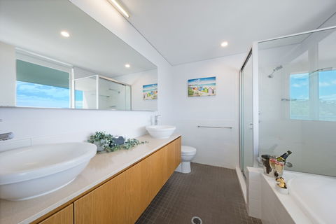 Sea Forever On Azure Airlie Beach - Accommodation Australia 4