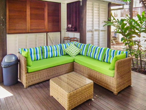 Palm Cove Beach Retreat - Bed n Breakfasts 1