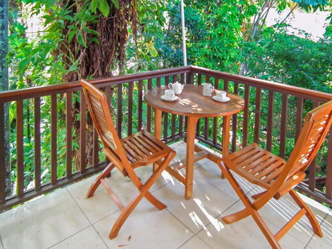 Palm Cove Beach Retreat - Bed n Breakfasts 3
