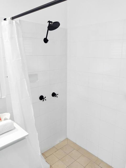 Palm Cove Beach Retreat - Bed n Breakfasts 6