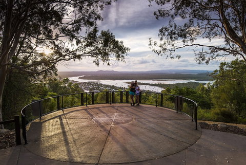 Footsteps To The Heart Of Noosa And A View! - Local Tourism 3