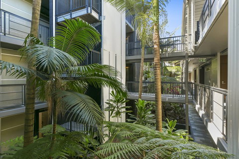 Footsteps To The Heart Of Noosa And A View! - Local Tourism 1