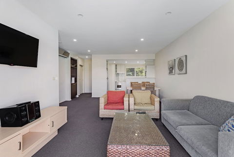 Pacific Blue Apartment 244 / 265 Sandy Point Rd - Local Tourism 5