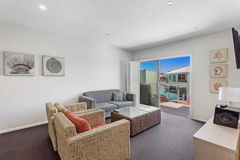Pacific Blue Apartment 244 / 265 Sandy Point Rd - Local Tourism 6