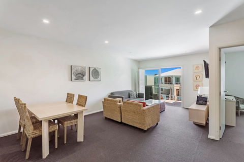 Pacific Blue Apartment 244 / 265 Sandy Point Rd - Local Tourism 0