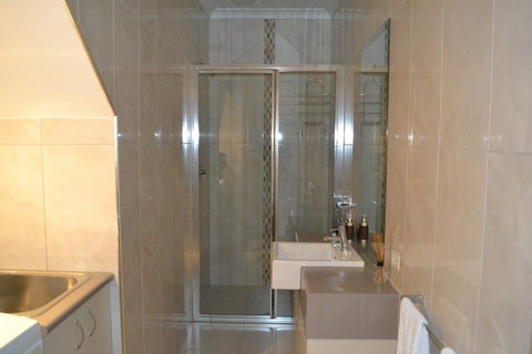 Cypress Drive Townhouse - Local Tourism 3