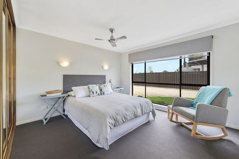 Lake Escape On Pool Avenue - Local Tourism 2