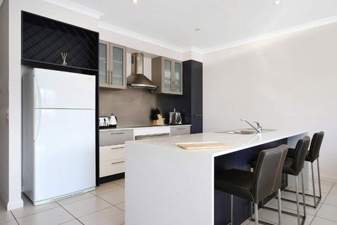 Cypress Townhouse 21 Mulwala - Australia Shopping 4