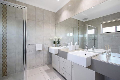 Cypress Townhouse 21 Mulwala - Australia Shopping 6