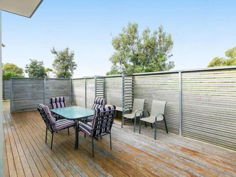 ONE LEVEL At BROADBEACH RESORT - Local Tourism 1