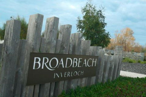 ONE LEVEL At BROADBEACH RESORT - Local Tourism 5