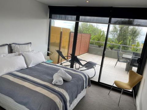 LORNE CHALET APARTMENT 36 Central Location - Accommodation Australia 4