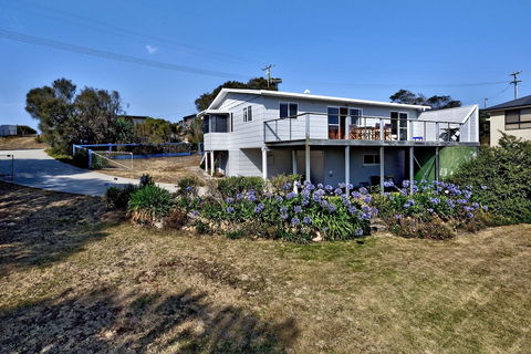 Waders - Accommodation Australia 0