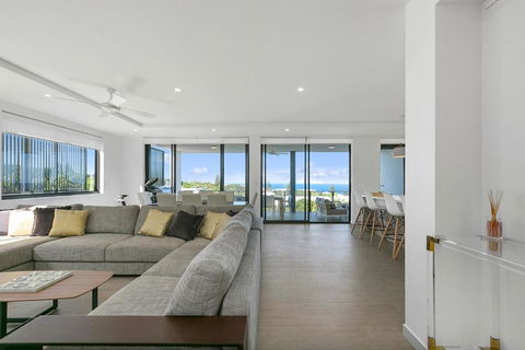 Indulge At Indigo Sunshine Beach - Local Tourism 3
