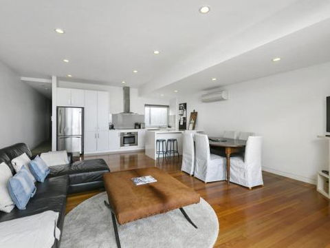 LOUTTIT BAY APARTMENT 2 Main Street With Wifi & Views - Accommodation Australia 1
