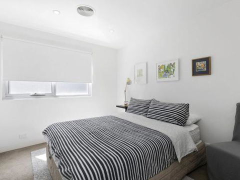 LOUTTIT BAY APARTMENT 2 Main Street With Wifi & Views - Accommodation Australia 4