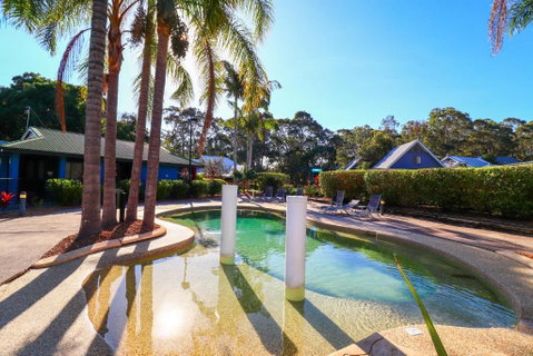 The Lakehouse In Raffetys Resort - Accommodation Australia 4